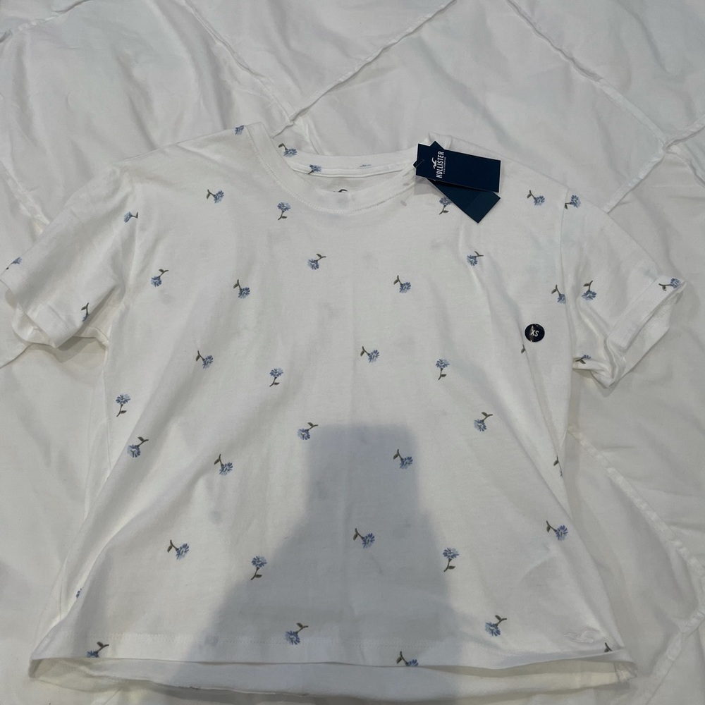 HOLLISTER FLOWER TEE
